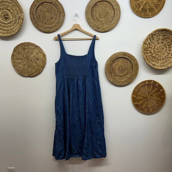 Old Navy Blue Denim Jean Midi Dress XL Sleeveless Smocked Sweetheart Neckline - Picture 2 of 5